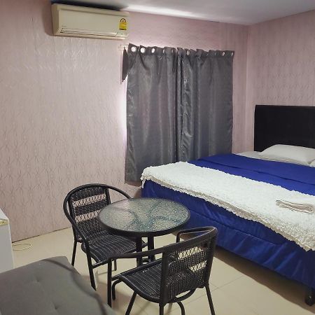 Uno Inn Bangkok Buitenkant foto