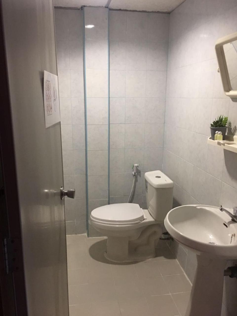 Uno Inn Bangkok Buitenkant foto
